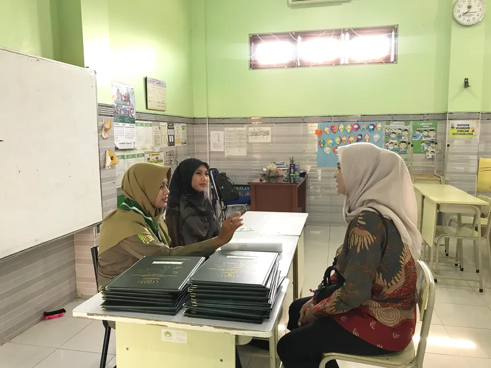 Penerimaan Rapor di SD Almadany Jadi Momen Guru dan Orangtua Berdialog tentang Perkembangan Anak