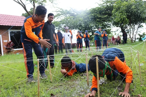 Menggali Jiwa Kepemimpinan lewat Permainan Outbound