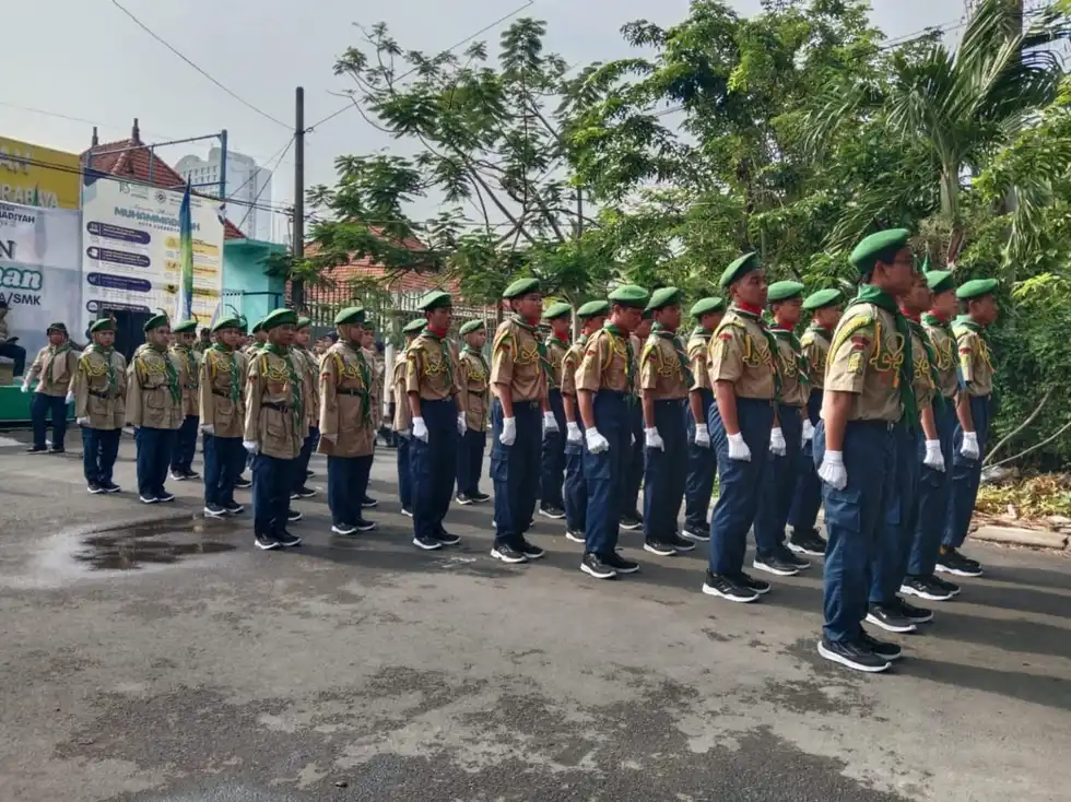 SMP Muhammadiyah 7 Surabaya Raih Juara 1 Gerak Jalan HW Milad ke-113 Muhammadiyah (2)
