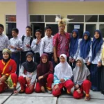 Kepala SMPM 2 Didaulat Jadi “Kepala Suku” Sekolah Jayapura