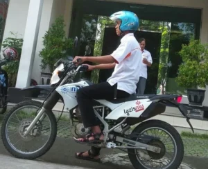 Amil Lazismu Ini Naik Motor Trail Ponorogo-Surabaya Demi Ikuti Diklat Jurnalistik Filantropi