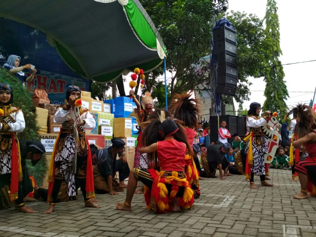 Ketika Pesan-Pesan Hadits Disampaikan Lewat Tarian Reyog Ponorogo