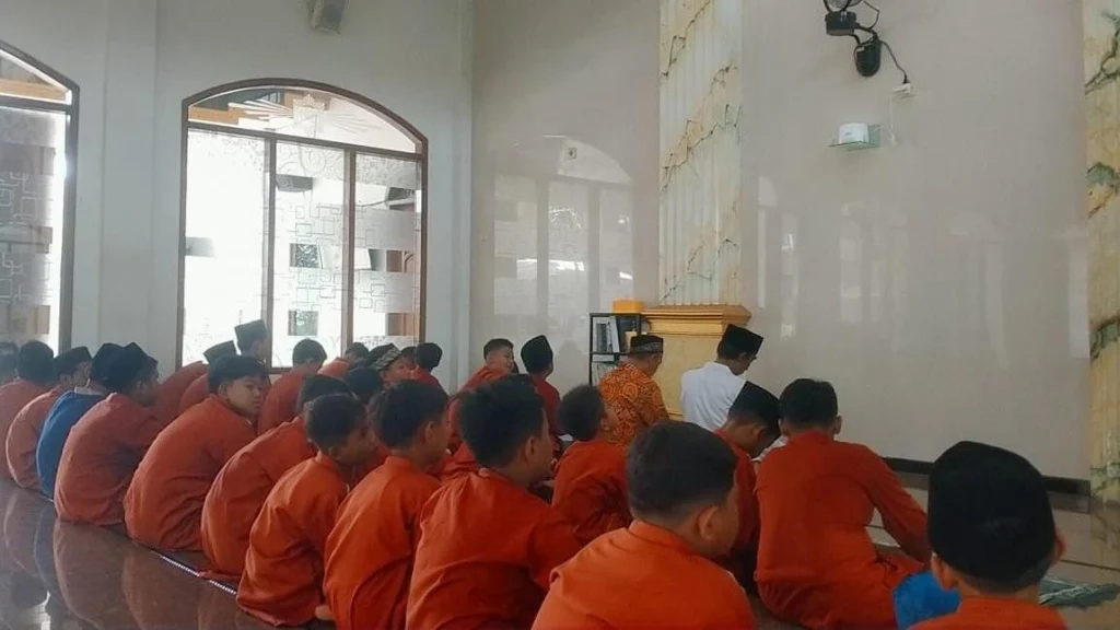 Risalah: Upaya SD Muhammadiyah 1 Balongpanggang Ciptakan Generasi Cinta Masjid