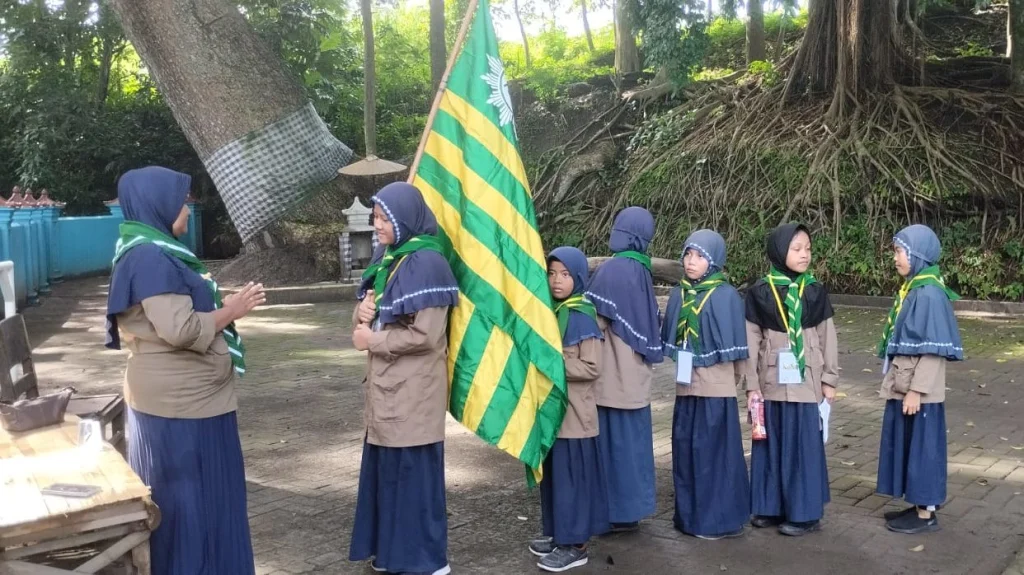 Tadabur Alam: Eksplorasi Keindahan Alam Bersama Peserta Perkemahan SD Muhammadiyah Kota Kediri