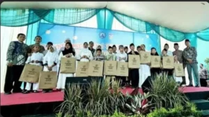 Meriahkan Milad SD Mumtaz yang Ke–72 Tahun, Berikan Santunan pada Anak Yatim