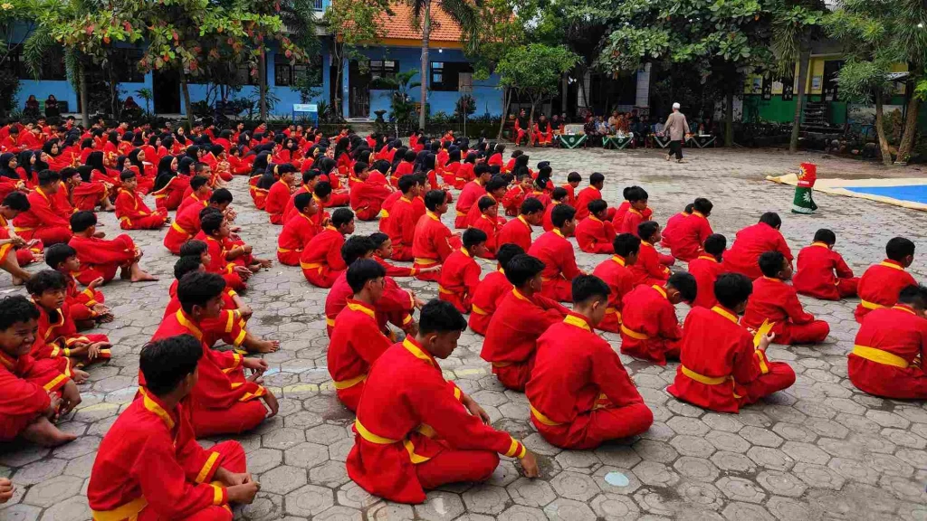 Ratusan Peserta UKT Tapak Suci Merahkan Halaman SD Muda Karisma