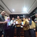 Ketua PCM Mulyorejo Meluncurkan Buku Baru di Kantor Dinas Pendidikan Kota Surabaya