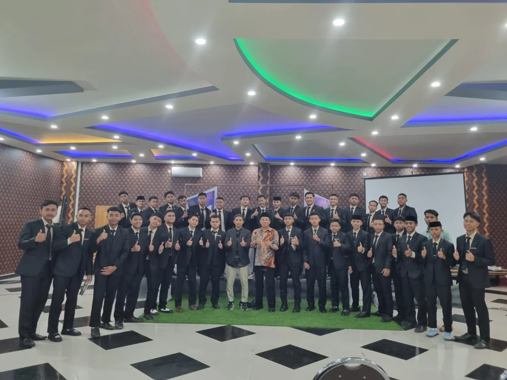 SMK Models Tuan Rumah Benchmarking Darul Istiqomah Islamic Boarding School Bondowoso