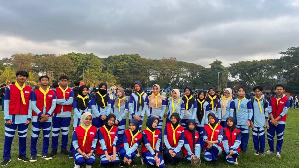 PMR WIRA SMAS Muha Genteng Kawal Pawai Taaruf PCM Genteng