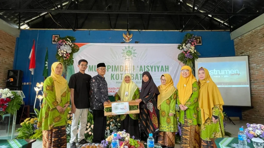 Lazismu Kota Batu Serahkan 5.000 Bibit Cabai kepada PDA untuk Perkuat Ketahanan Pangan