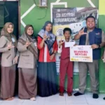 KL LAZISMU RS Islam Aminah Blitar Salurkan Beasiswa Pendidikan kepada Siswa Kurang Mampu di Dua Sekolah Muhammadiyah