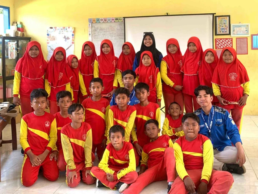 Mahasiswa KKN Teknik Elektro UMG Ajak Siswa SD Belajar Keselamatan Listrik