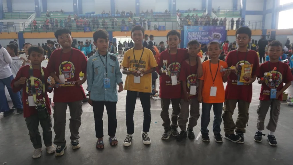 Lima Tim Robo Muda Ikuti Bupati Cup Robotic Competition HJL 456 di GOR Lamongan