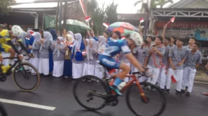 Murid Kelas X SMA Muha Genteng Mengikuti Pelapasan TdBI 2025 Etape Empat di RTH Maron