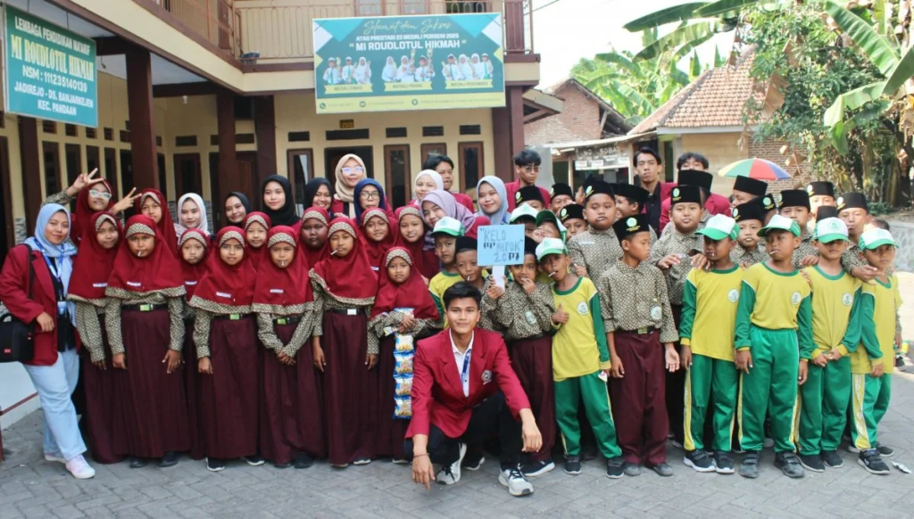 Mahasiswa KKN UM Surabaya Adakan Edukasi Anti-Bullying di MI Roudlotul Hikmah Jadirejo