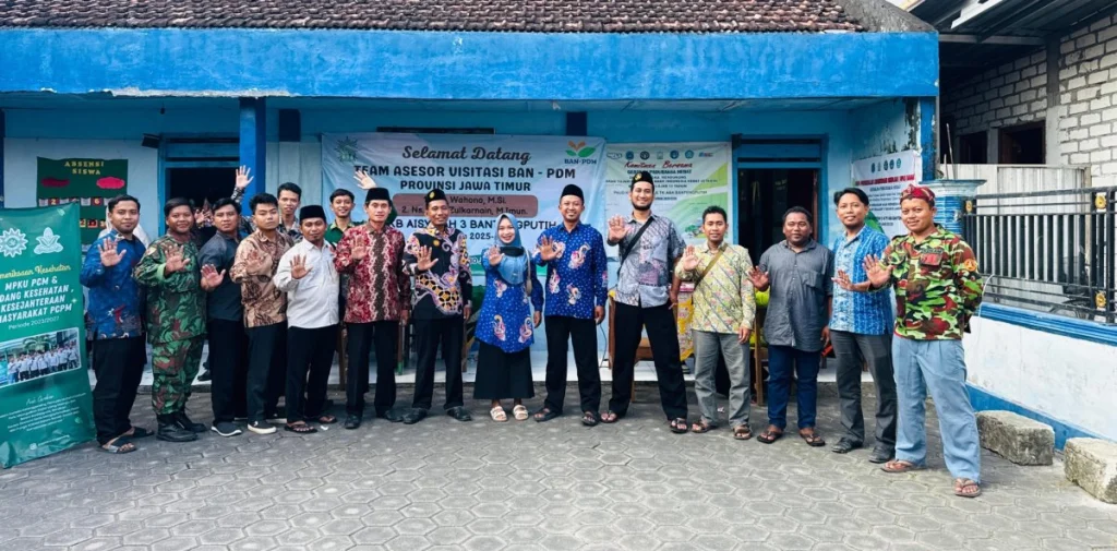 Turun Tangan! Pemuda Muhammadiyah Karanggeneng Hadirkan Layanan Kesehatan di Pengajian Jumat Kliwon