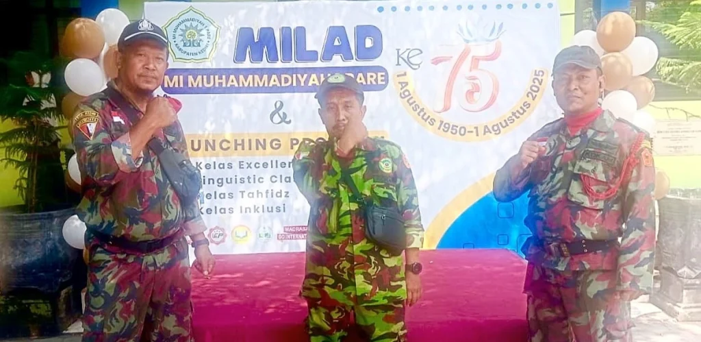 KOKAM Pare Ikut Amankan Acara Milad MI Muhammadiyah 1 Pare ke-75