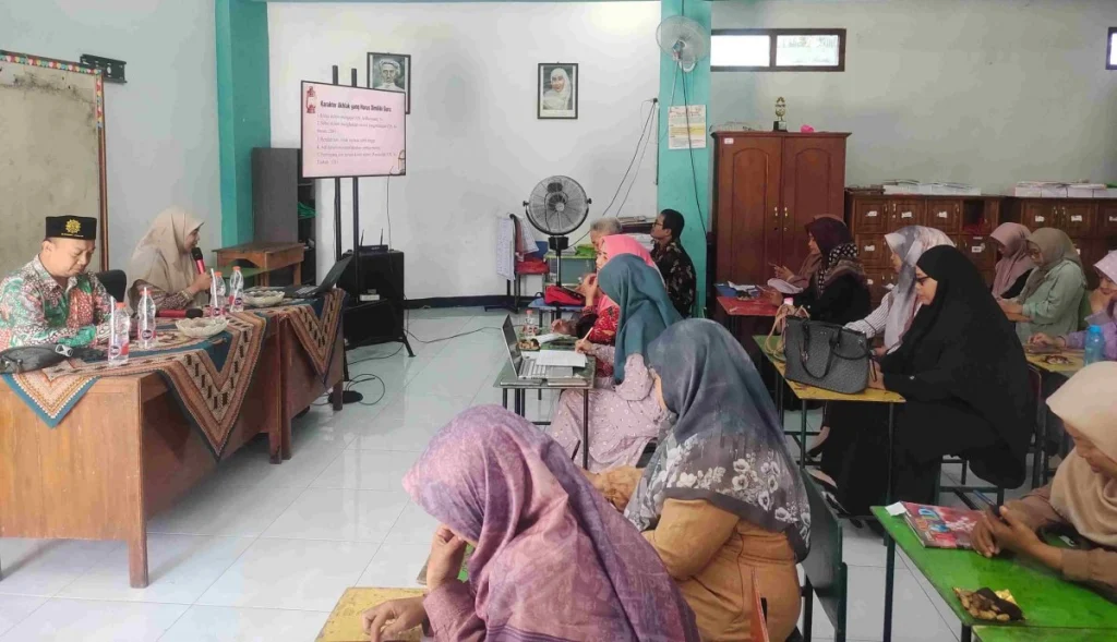 Akhlak Guru Cermin bagi Murid: Refleksi Pembinaan di SD Aisyiyah 1 Nganjuk