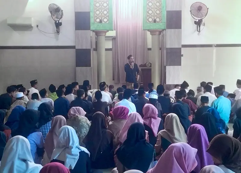 MTs Muhita Bentuk Karakter Islami dengan Pembiasaan Akhlak Terpuji