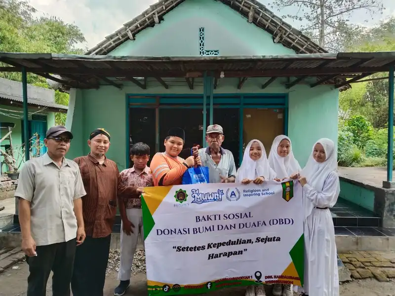 Gelar Bakti Sosial, IPM Kids SD Muwri Bagikan Paket Sembako