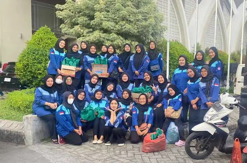 Himadikni UM Surbaya Gelar Bakti Sosial: Wujud Nyata Kepedulian untuk Sesama