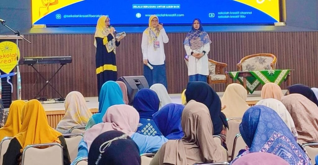 Seminar Parenting Sekolah Kreatif SD Muhammadiyah 16 Ajak Orangtua jadi Pelindung Digital