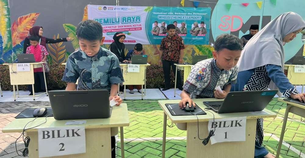 Gelar Pemilu Raya 2025, SD Muhammadiyah 1 Driyorejo Gunakan E-Voting untuk Pesta Akbar IPM Kids