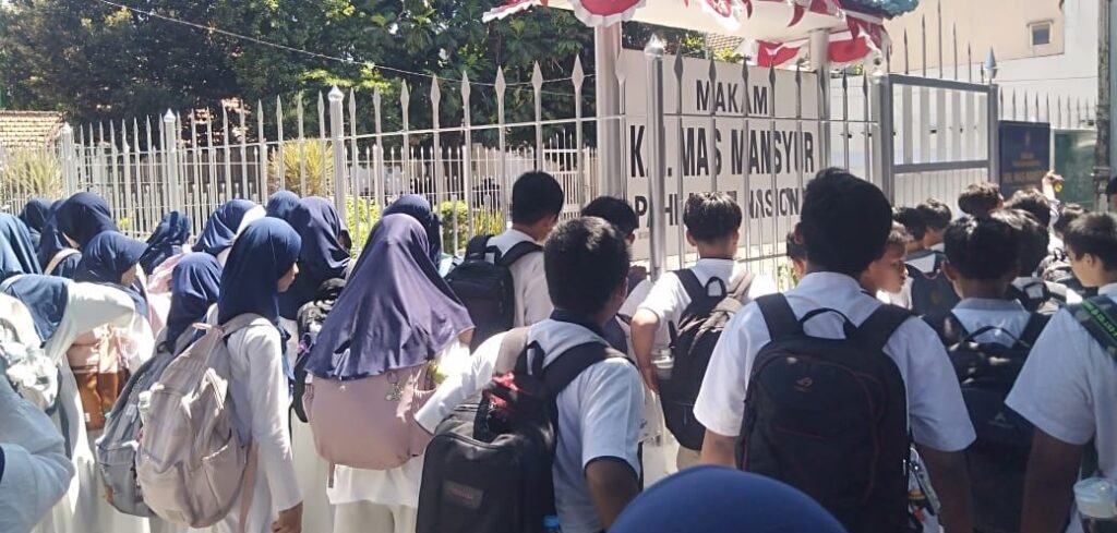 Siswa Kelas 6 Sekolah Kreatif 20 Lakukan Observasi ke Ampel Surabaya sebagai Bentuk Aplikasi Pembelajaran TBC