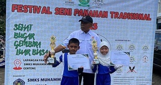 Dua Murid SD Mulan Jalen Raih Prestasi Juara Panahan Tingkat Kabupaten