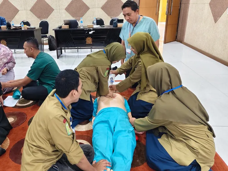 Wujudkan Sekolah Tanggap Darurat, SD Mumtaz Ikuti Pelatihan Bantuan Hidup Dasar