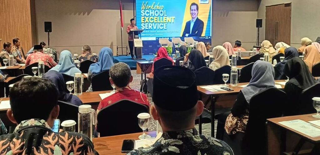 Guru SD Mumtaz Melayani dengan Hati: Bangun Sekolah Hebat dari Pelayanan Prima