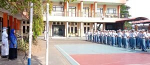 Hartatik Sampaikan Lima Pesan Penting di Upacara Bendera Smamuga Tulangan