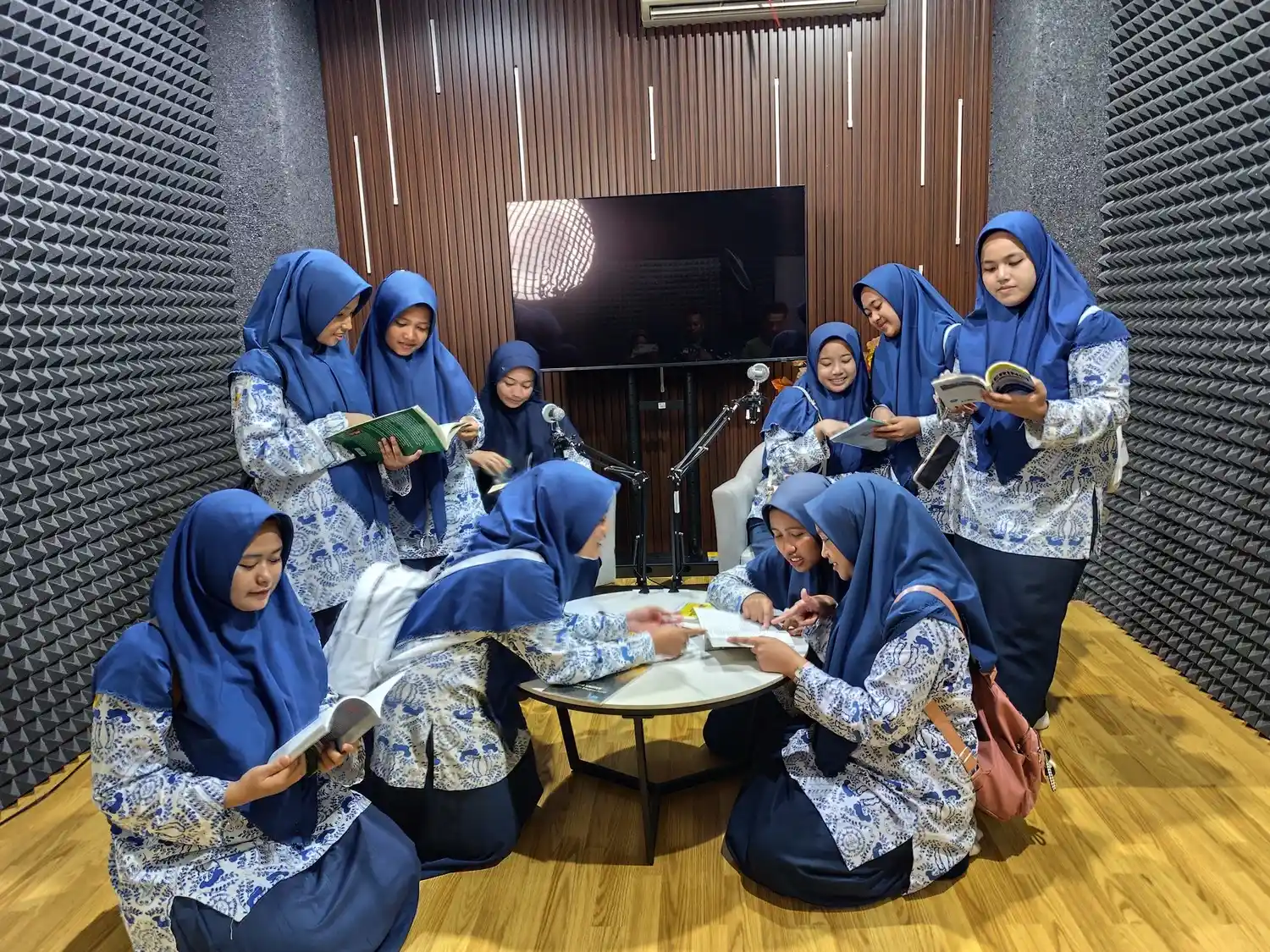 Siswa Mamsaka Kunjungi Program Studi Komunikasi dan Penyiaran Islam UMY