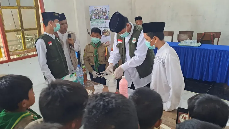 Ciptakan Kader Lingkungan, Kolaborasi Hijau Pesantren Refah Islami dan SD Muhammadiyah Melirang