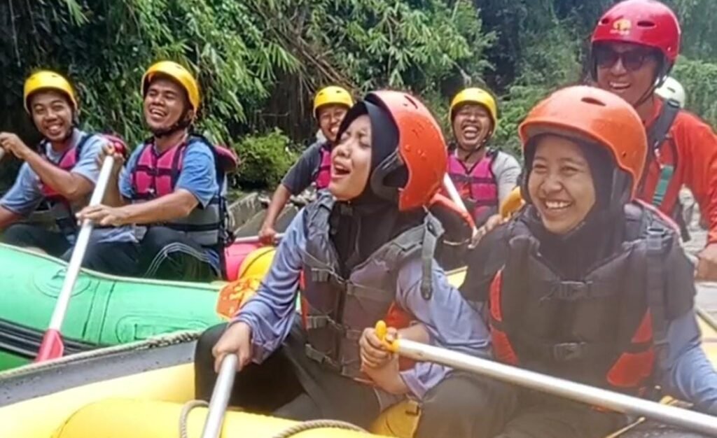 Rafting Seru Mamsaka di Sungai Elo: Taklukan Arus Sepanjang 10 Kilometer