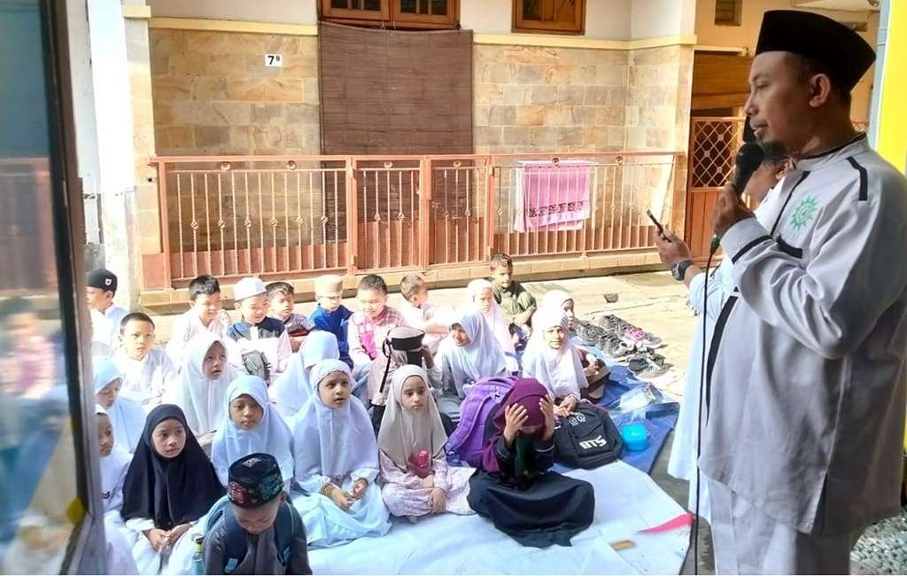 Suasana Hari Santri: Pentingnya Meneladani Karakter Sikap Santri Ceria