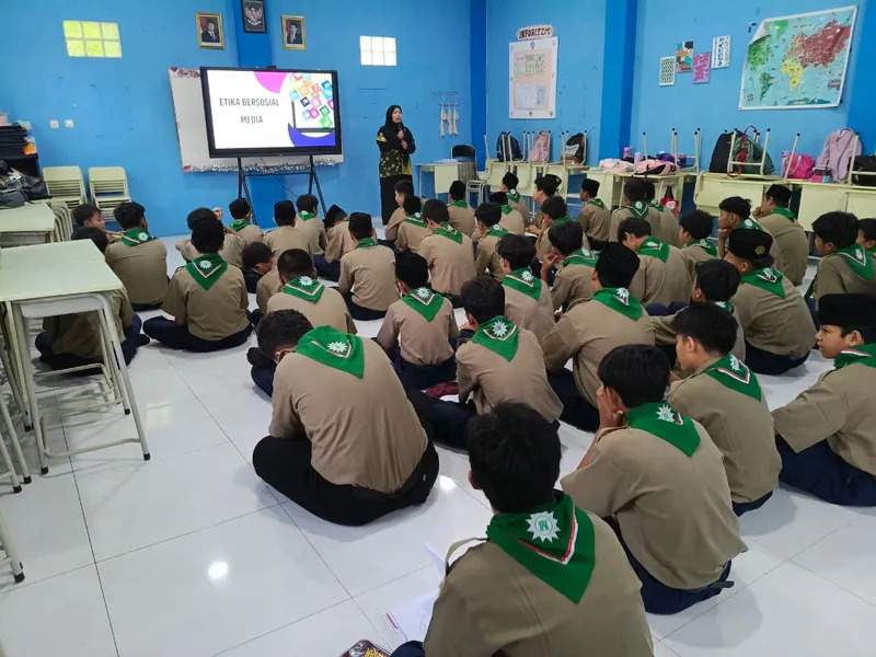 Berbijaklah dalam Bersosial Media, Spemia Sampaikan Psikoedukasi Etika Bersosial Media