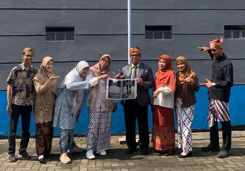 Rayakan Bulan Bahasa, SMK Milan Persembahkan Buku Perdana Kenapa Milan
