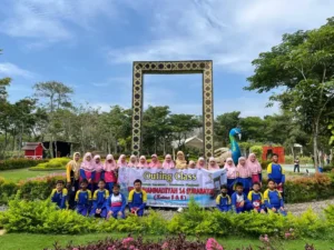 Outing Class Edukatif, Siswa SD Muhammadiyah 14 Surabaya Jelajahi Tempat Ini