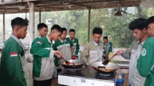 Siswa Peternakan SMK Muhammadiyah 5 Gresik Belajar Langsung di BBPP Batu: Dari Kandang Sampai Olahan Susu