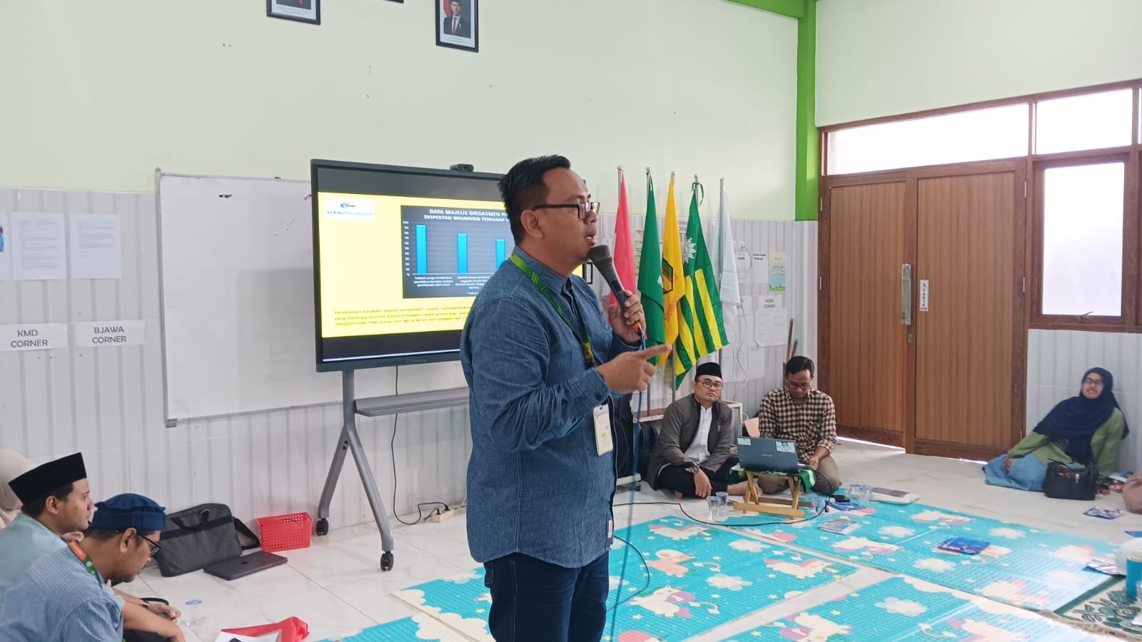 Keseruan Malam Abata Pertama SD Almadany