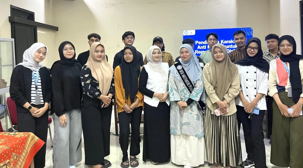 Mahasiswa FKIP UMS Sosialisasikan Anti-Korupsi di Desa Ngombakan