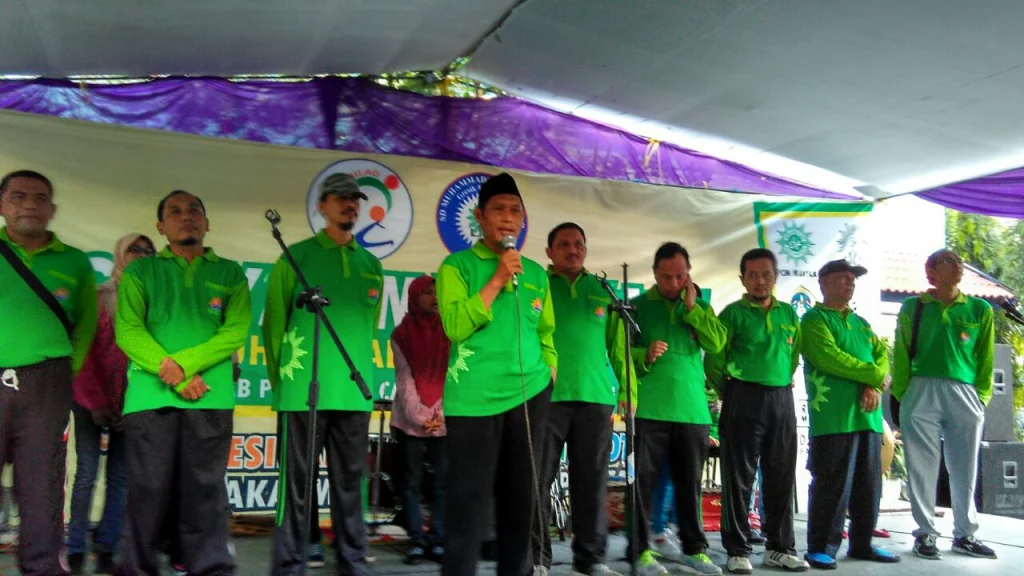 Jalan Sehat Semarakkan Milad SD Muhammadiyah Manyar