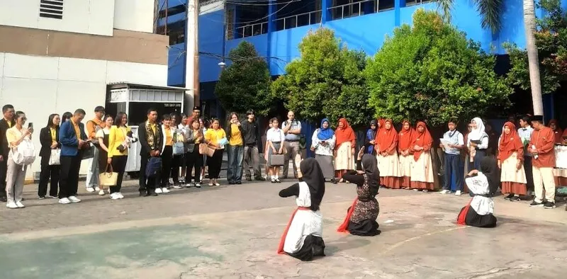 Sambut Delegasi dari Nonghinwittayakom School Thailand, Spemutu Gresik Sajikan Tari Pangiling