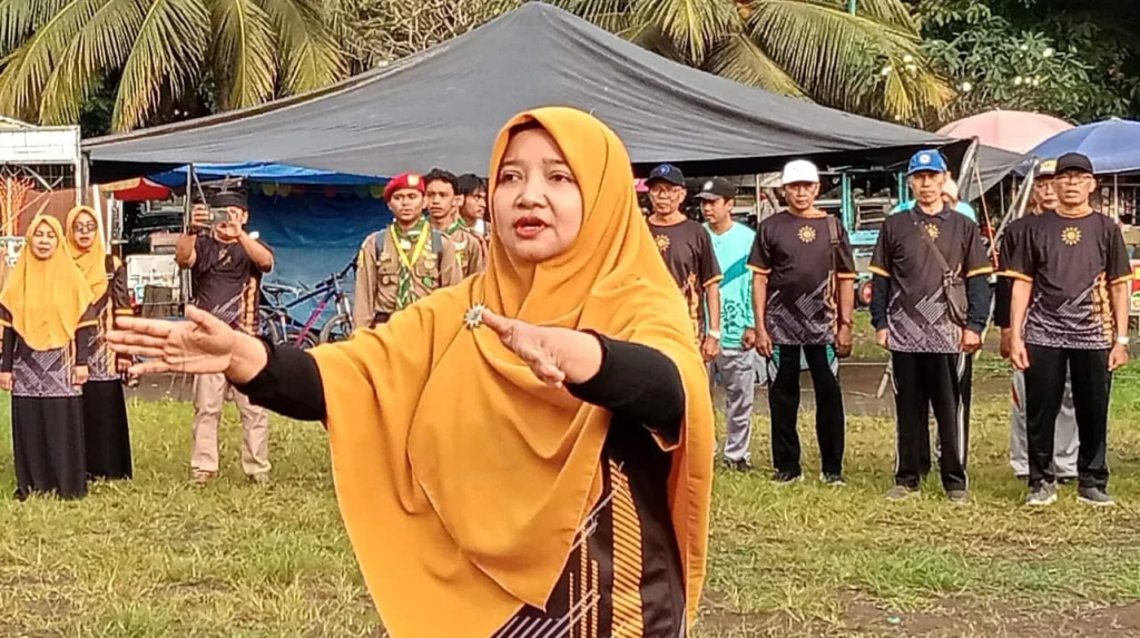 Guru PAI SMP Muhi Jadi Dirigen Apel Akbar dan Pawai Taaruf Muhammadiyah Genteng