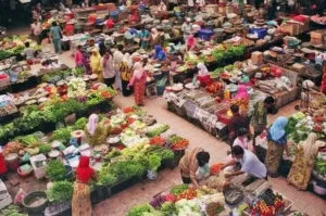 UMKM Indonesia di Tengah Persaingan Bebas: Bertahan atau Tertinggal?
