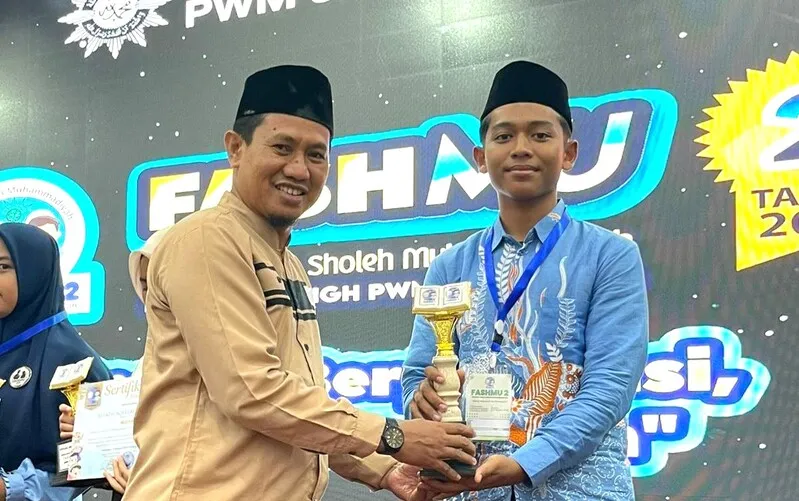 Ketekunan Berbuah Prestasi, Siswa Smamdela Raih Juara 3 MHQ di Fashmu 2 PWM Jatim