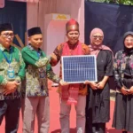 Muhammadiyah dan MOSAIC Terangi Masjid Buya Syafii dengan Energi Surya di Sijunjung