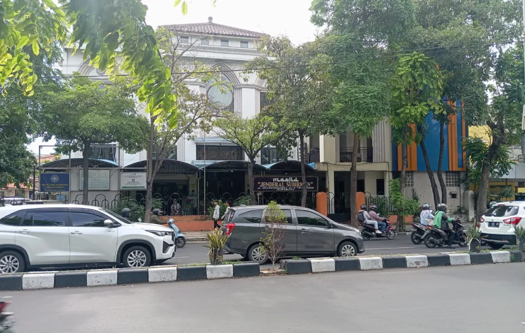Dari Gudang Tua Menjadi Rumah Allah: Kenangan Prof. Suko tentang Masjid Jenderal Sudirman