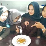 Siswi SMK Muda Genteng Sulap Pelepah Pisang Jadi Keripik Renyah